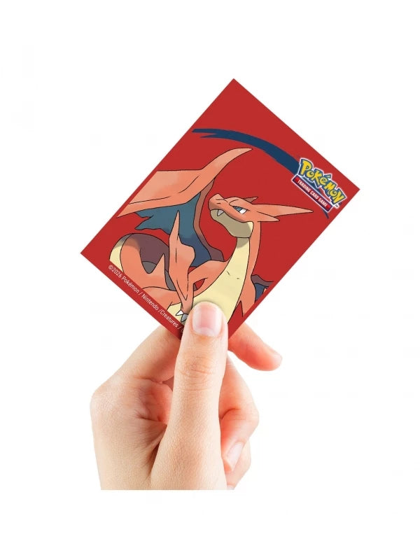 Fundas Standard 65 unidades Charizard Y Pokémon Ultra Pro - en mano